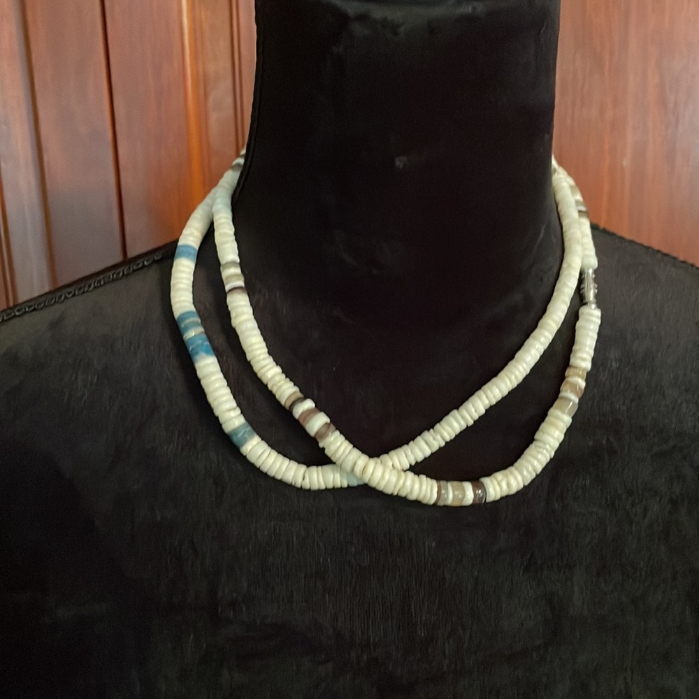 Bundle of two Kookashells necklaces from Mexico - Picture 2 of 3